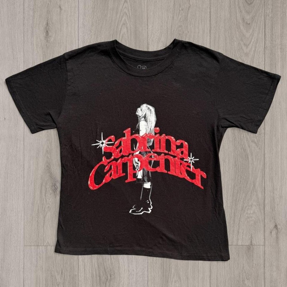 Sabrina Carpenter Black Red Graphic Tee XS Official Merch Pop Star Shirt